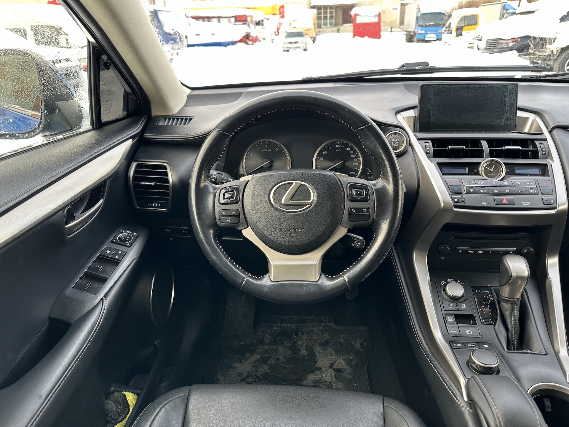 Продажа Lexus NX200, 2015 год в Магадане